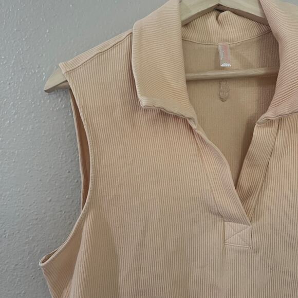 Free People movement lay up crop top - Picture 3 of 7